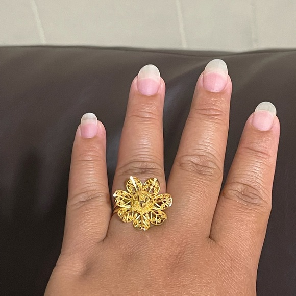 21k real gold saudi pawnable - Picture 2 of 4